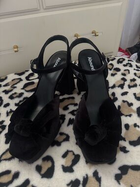 Abound Black Velvet Knot Block Heels